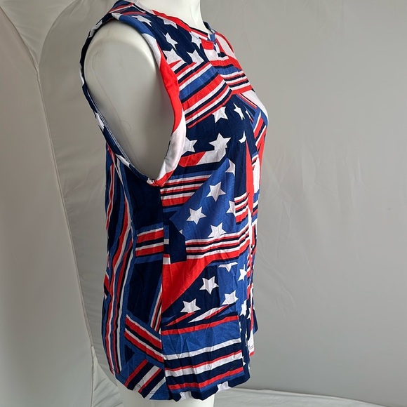 Fabletics red white blue crew neck short sleeve muscle t-shirt - Picture 2 of 10